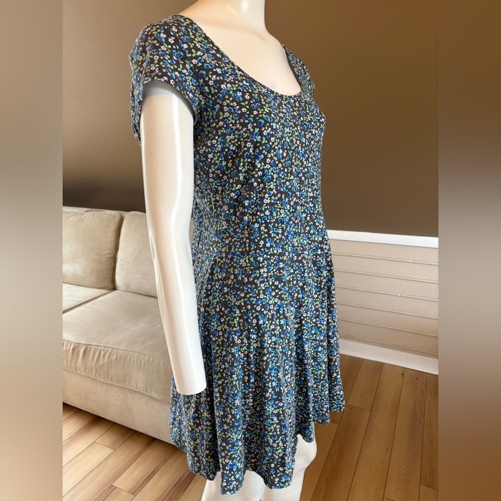 American Eagle Gray Mini Dress Blue Green Floral Print Cut Out Back Size Large - Picture 2 of 10